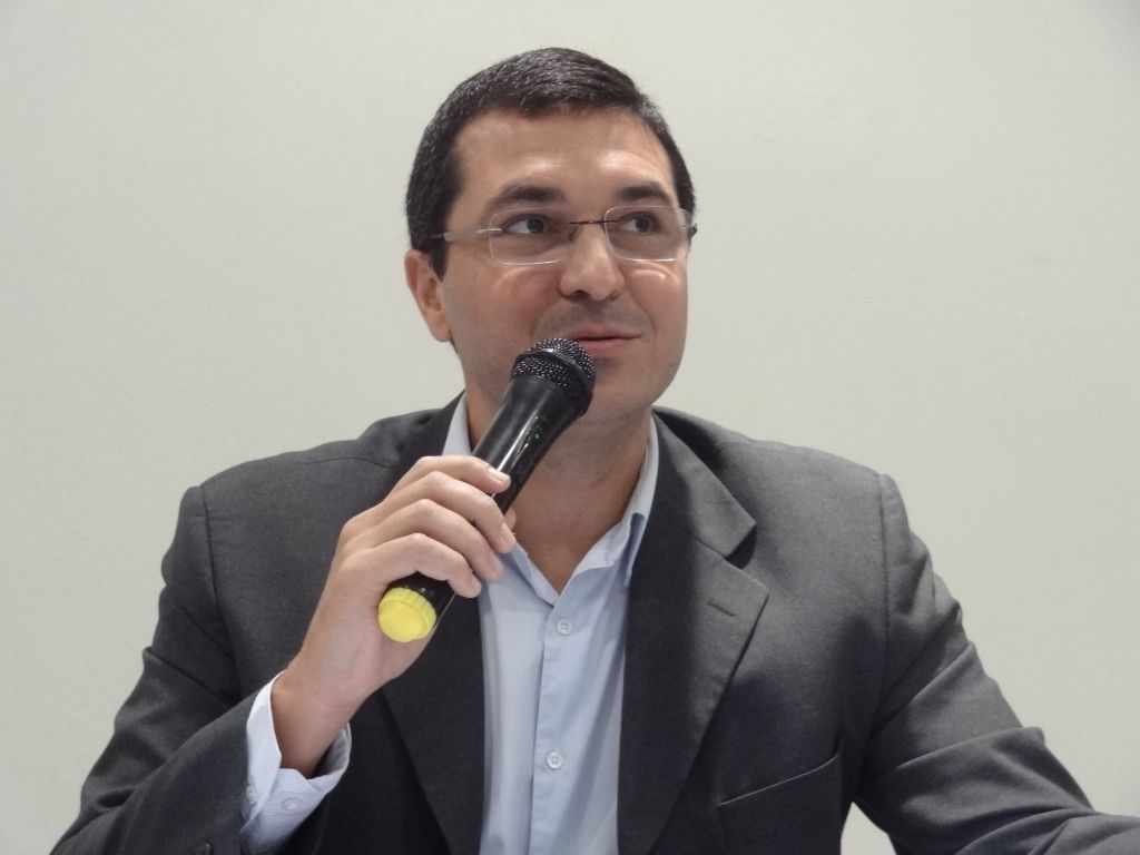 Coordenador dos cursos técnicos, professor Marcel Oliveira 